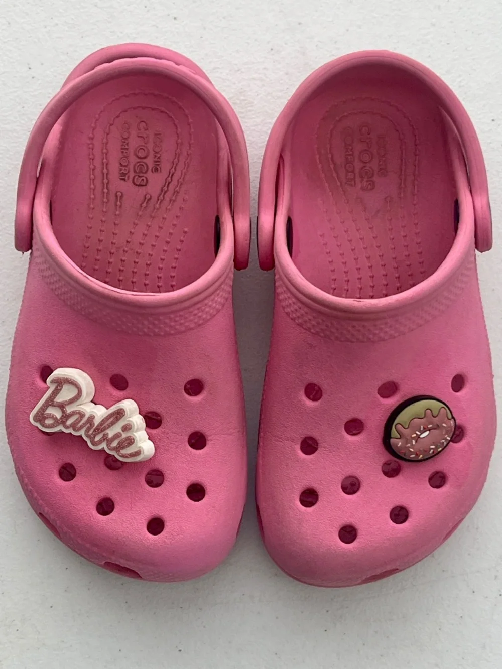 Crocs Kids Pink Clog Water Shoes, Barbie/Doughnut Jibbutz Charms Size 10